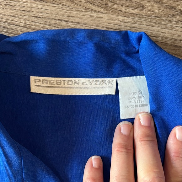 Vintage Preston & York 100% Silk Blue Long Sleeve Button-Down Shirt - Picture 2 of 10